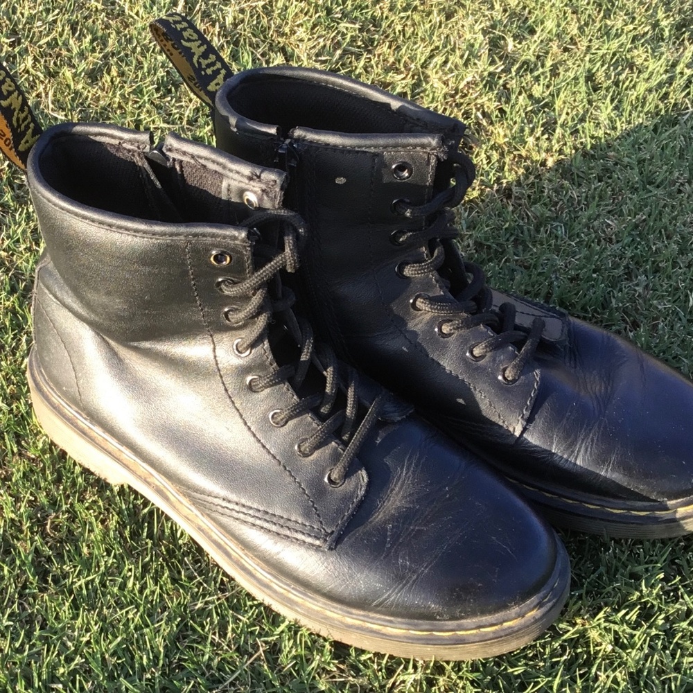 DOC MARTENS 1460 J BLACK LEATHER LACE / ZIP UP BOOTS SIZE WOMEN 5, MENS 4!